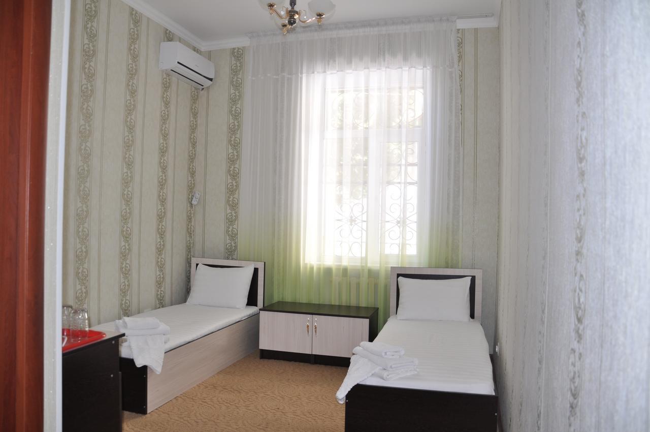 Hotel AishaDeLuxe Taraz Extérieur photo