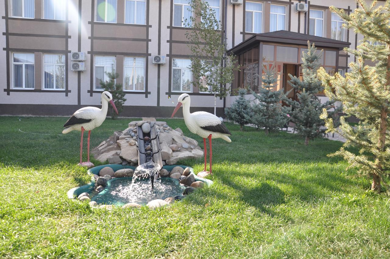 Hotel AishaDeLuxe Taraz Extérieur photo